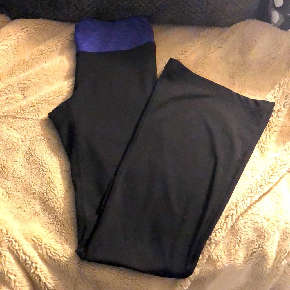 Gap Body Flare Leggings, size small